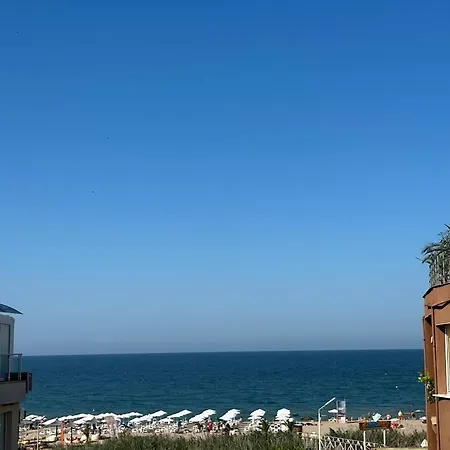 Hotel Yanis 3*